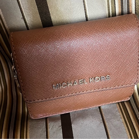 Michael Kors Jet Set Travel wallet w/keychain - Picture 1 of 9
